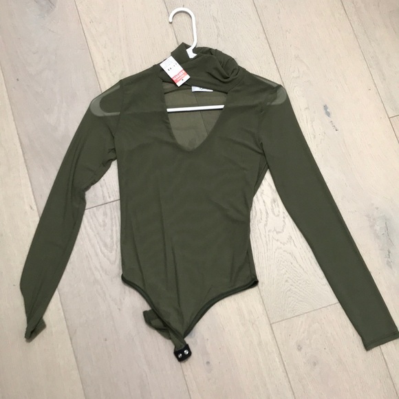 Olive green top - Picture 1 of 1